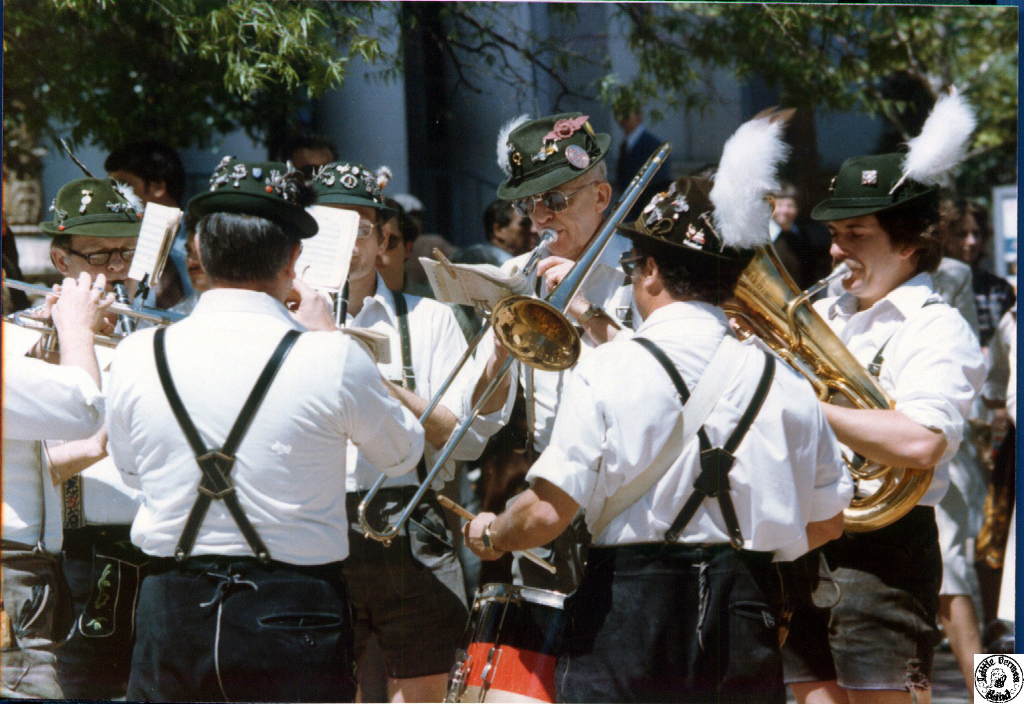 1981 04 15 09 Fayetteville Mall.jpg